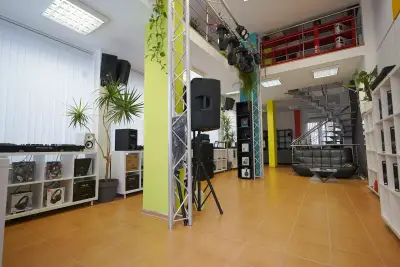 DJ SHOP