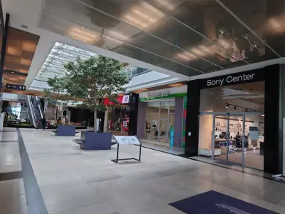 Sony Center | Изток