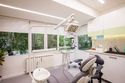 Marinova Dental /Д-р Есмералда Маринова/
