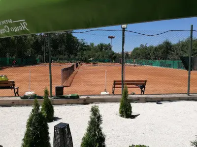 Виа тенис стар
