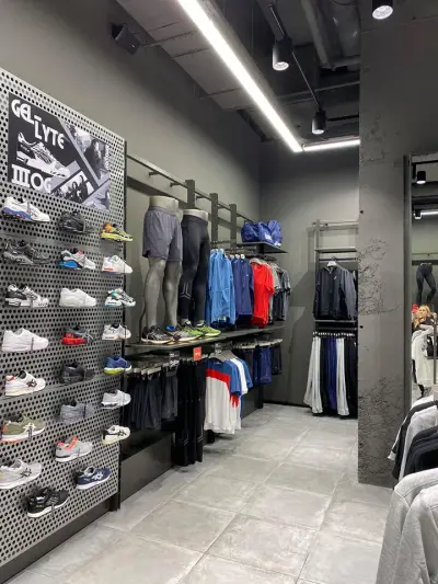 ASICS Paradise Center