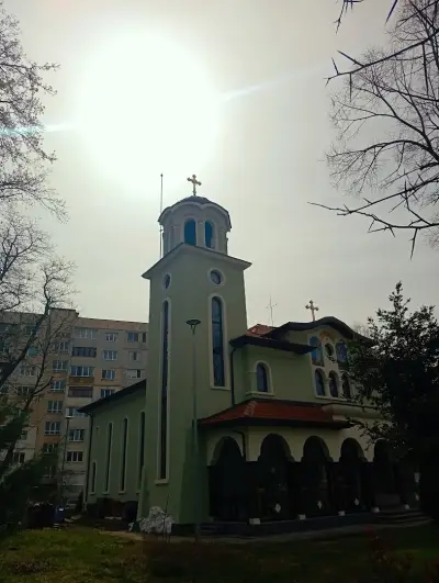 Храм „Свети Дух“