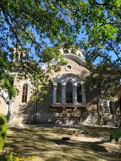 Храм „Покров Богородичен“