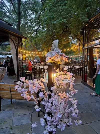 ONCE UPON A TIME : Restaurant-Garden & Bar