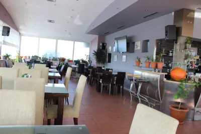 AnyTime Food & Coffee / Press Cafe & Lunch