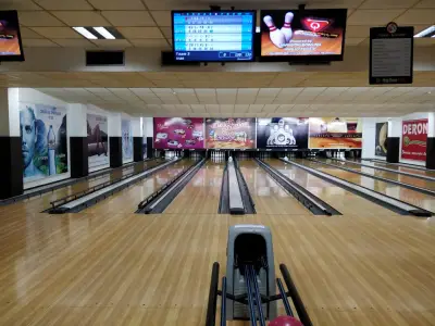Mega Xtreme Bowling