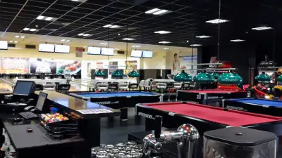 Mega Xtreme Bowling