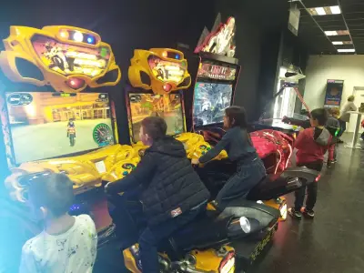 Mega Xtreme Bowling