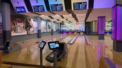 Mega Xtreme Bowling