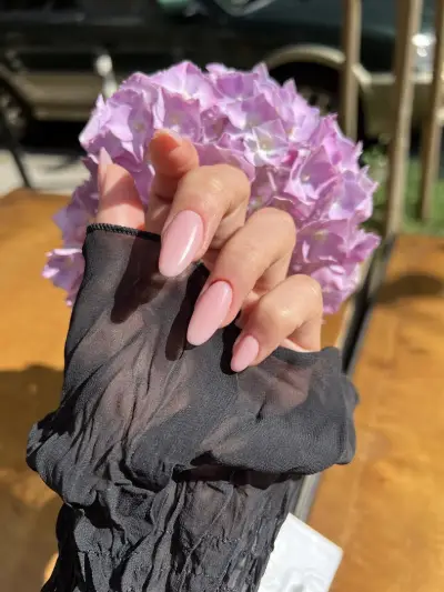 Bliki nails