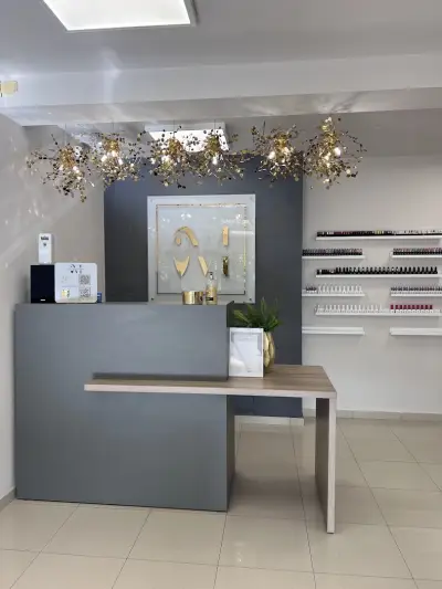 MASTER BEAUTY HUB Академия за маникюристи