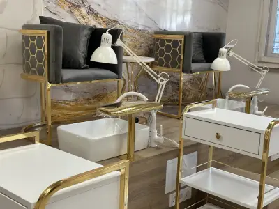 MASTER BEAUTY HUB Академия за маникюристи