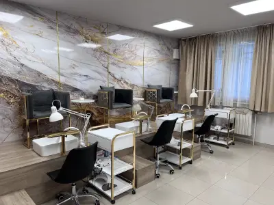 MASTER BEAUTY HUB Академия за маникюристи