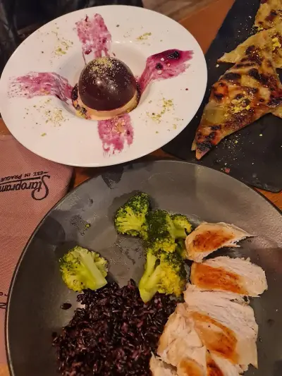 BIZARRE BAR AND DINNER
