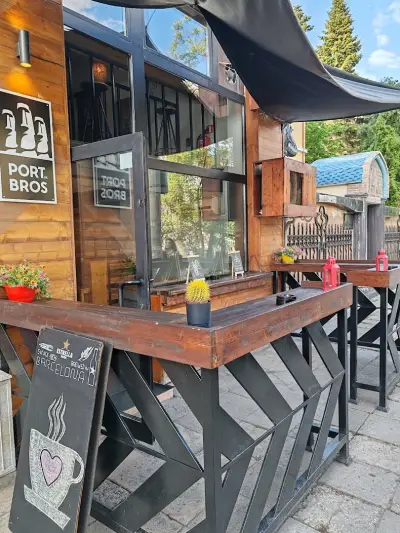 Port De Bros