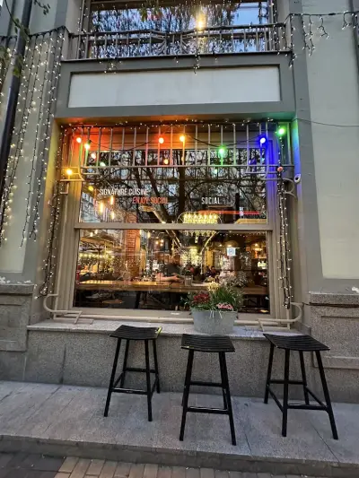 Social Cafe, Bar & Kitchen