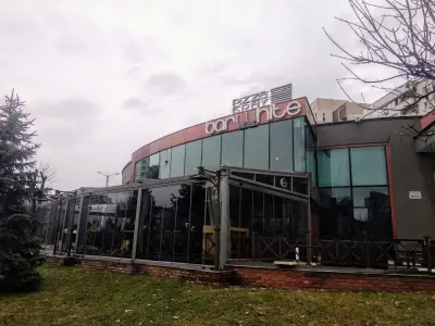 Бар Уайт