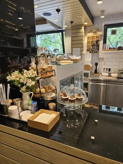 Lavené Pâtisserie & Café