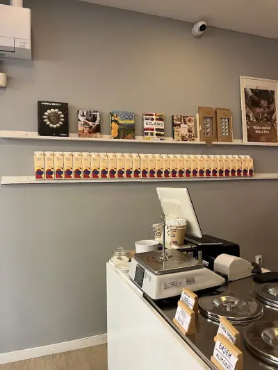 Savi Gelato, Bakehouse & Specialty Coffee