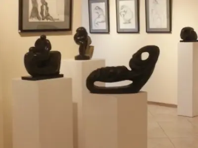 Contrast Gallery / Галерия Контраст