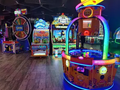 Playground, Paradise Center