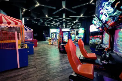 Playground, Paradise Center
