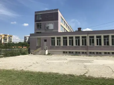 Средно училище „Черноризец Храбър“
