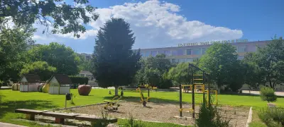 Средно училище „Черноризец Храбър“
