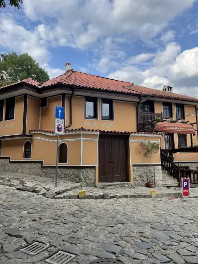 Семеен хотел на площад Ренесанс