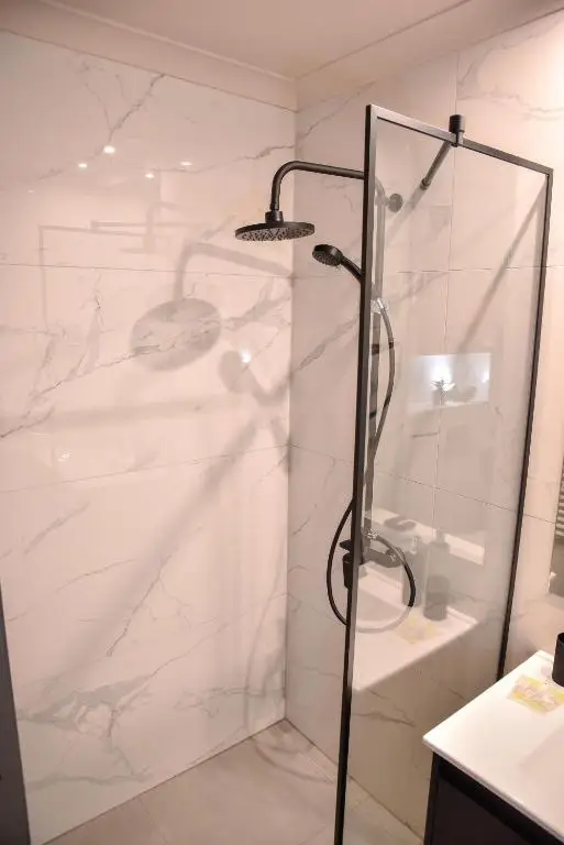 One-Bedroom Apartment - 2nd Floor with Free Spa Access