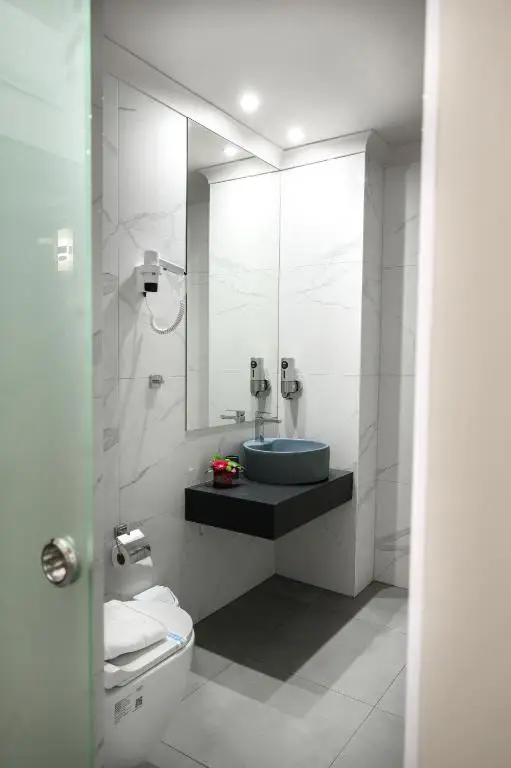 Deluxe Double or Twin Room with Free Spa Access
