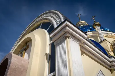Храм „Свети Николай Мирликийски Чудотворец“