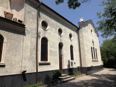 Храм „Свети свети апостоли Петър и Павел“