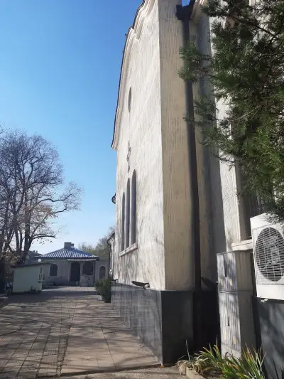 Храм „Свети свети апостоли Петър и Павел“