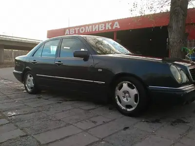 Дани Кар