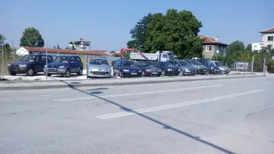 АВТОСАЛОН и ПЪТНА ПОМОЩ "АУТО НАКОВ"