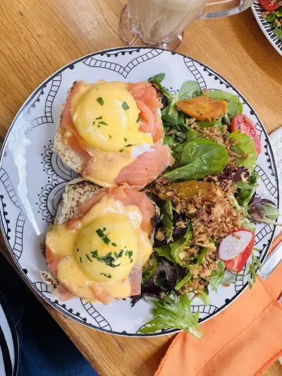 Tables Brunch & Dinner