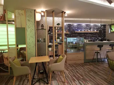MAJESTIC ВAR & DINNER