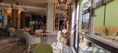 MAJESTIC ВAR & DINNER