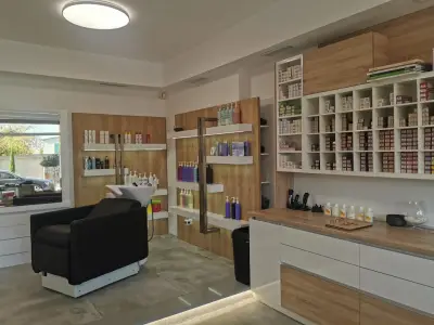 Beauty Bar Boutique - Удължаване и сгъстяване на коса
