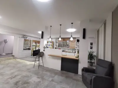 Beauty Bar Boutique - Удължаване и сгъстяване на коса