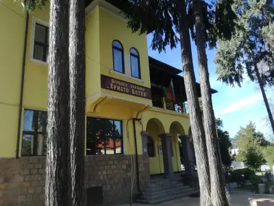 Община Етрополе