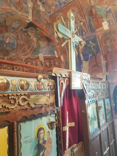 Храм "Св. Николай Mирликийски Чудотворец"