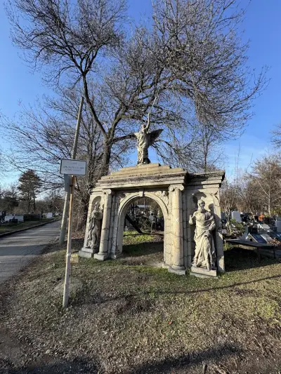 Парк „Централни софийски гробища“