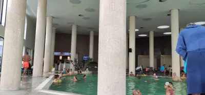 Ферма за декоративни рибки и скариди AQUA HOUSE