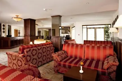 Parklands Hotel & Pool