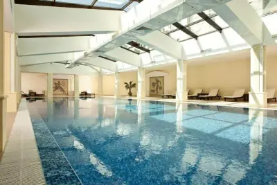 Parklands Hotel & Pool