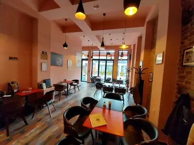 203.5 F Art Cafe, Asenovgrad