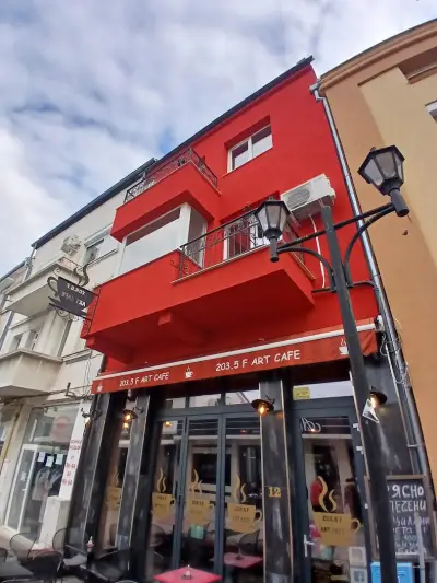 203.5 F Art Cafe, Asenovgrad