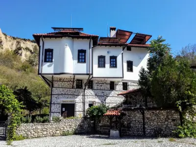 ЛИТОВА КЪЩА